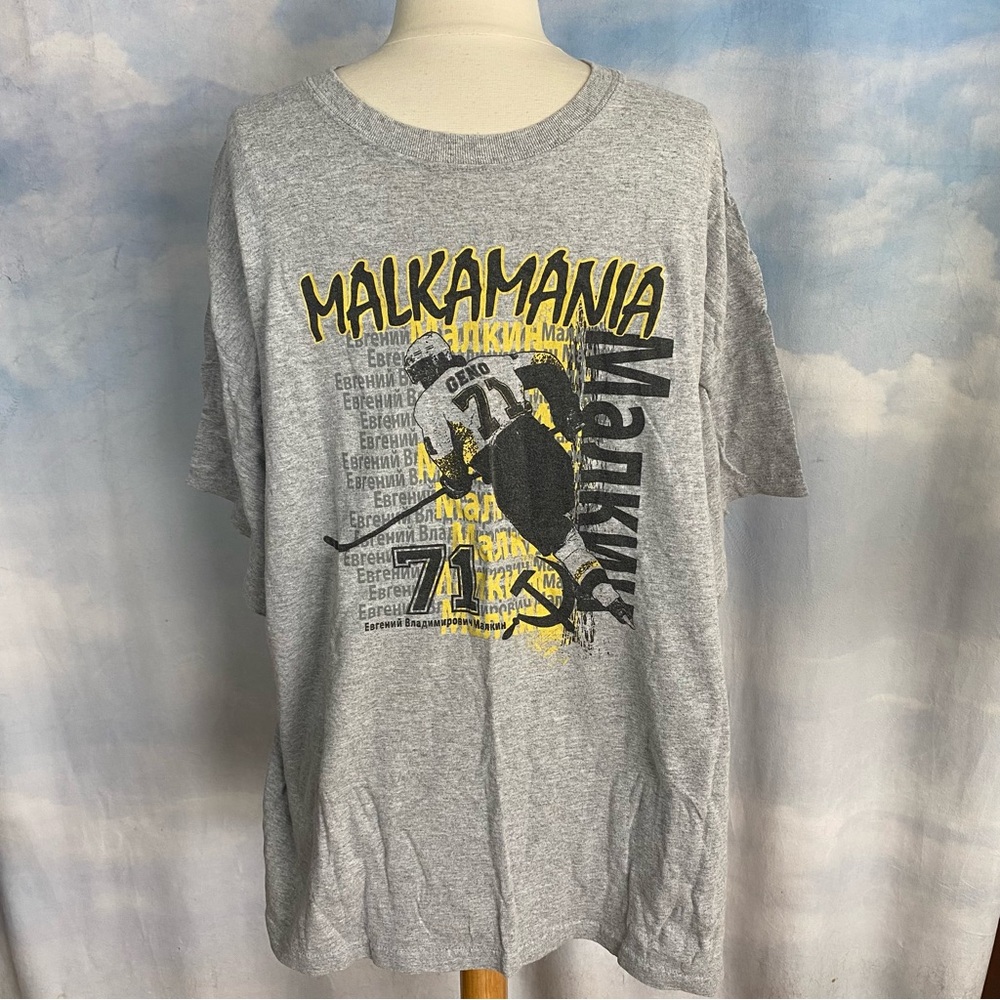 Pittsburgh Penguins Evgeni Malkin MALKAMANIA Graphic Tee Yellow & Black Print XL